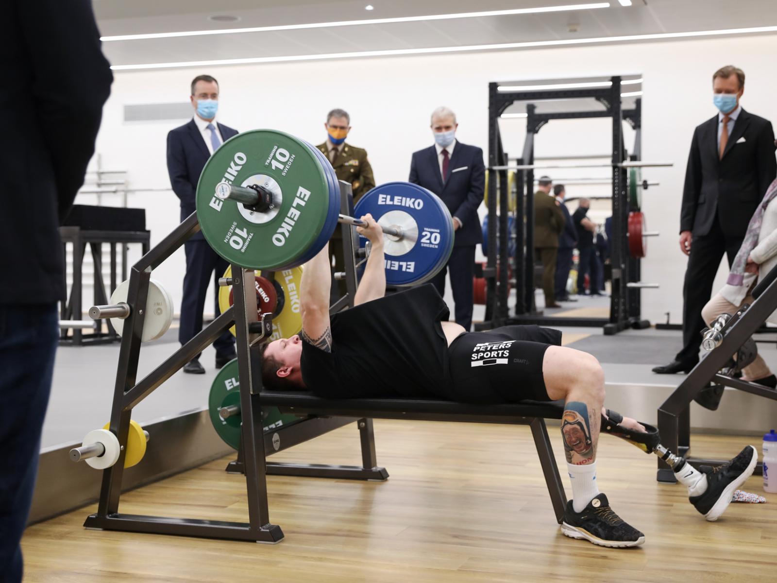 Le Grand-Duc assiste à l'entraînement des athlètes luxembourgeois au Centre National Culturel et Sportif d’Coque