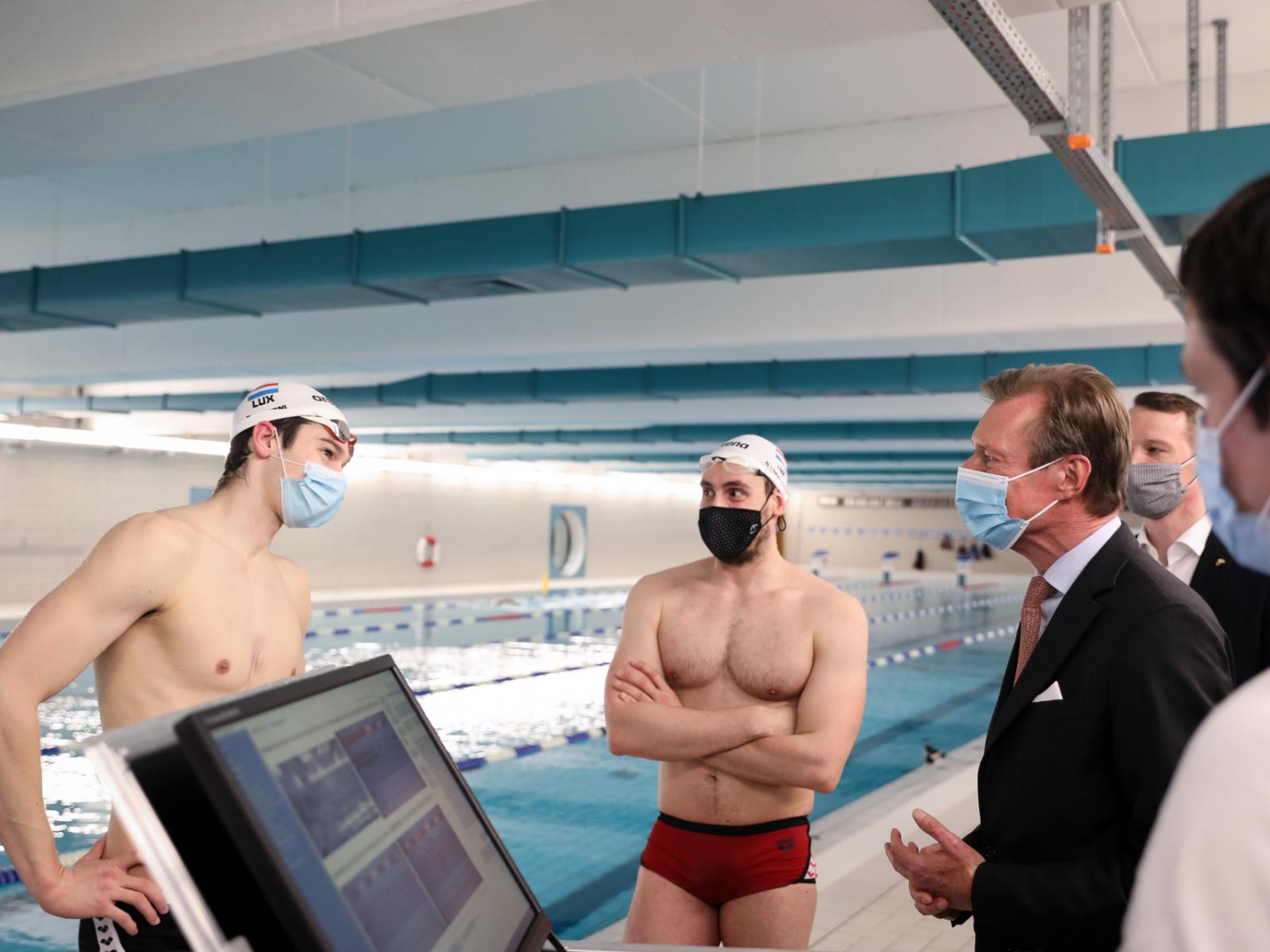 Le Grand-Duc assiste à l'entraînement des athlètes luxembourgeois au Centre National Culturel et Sportif d’Coque