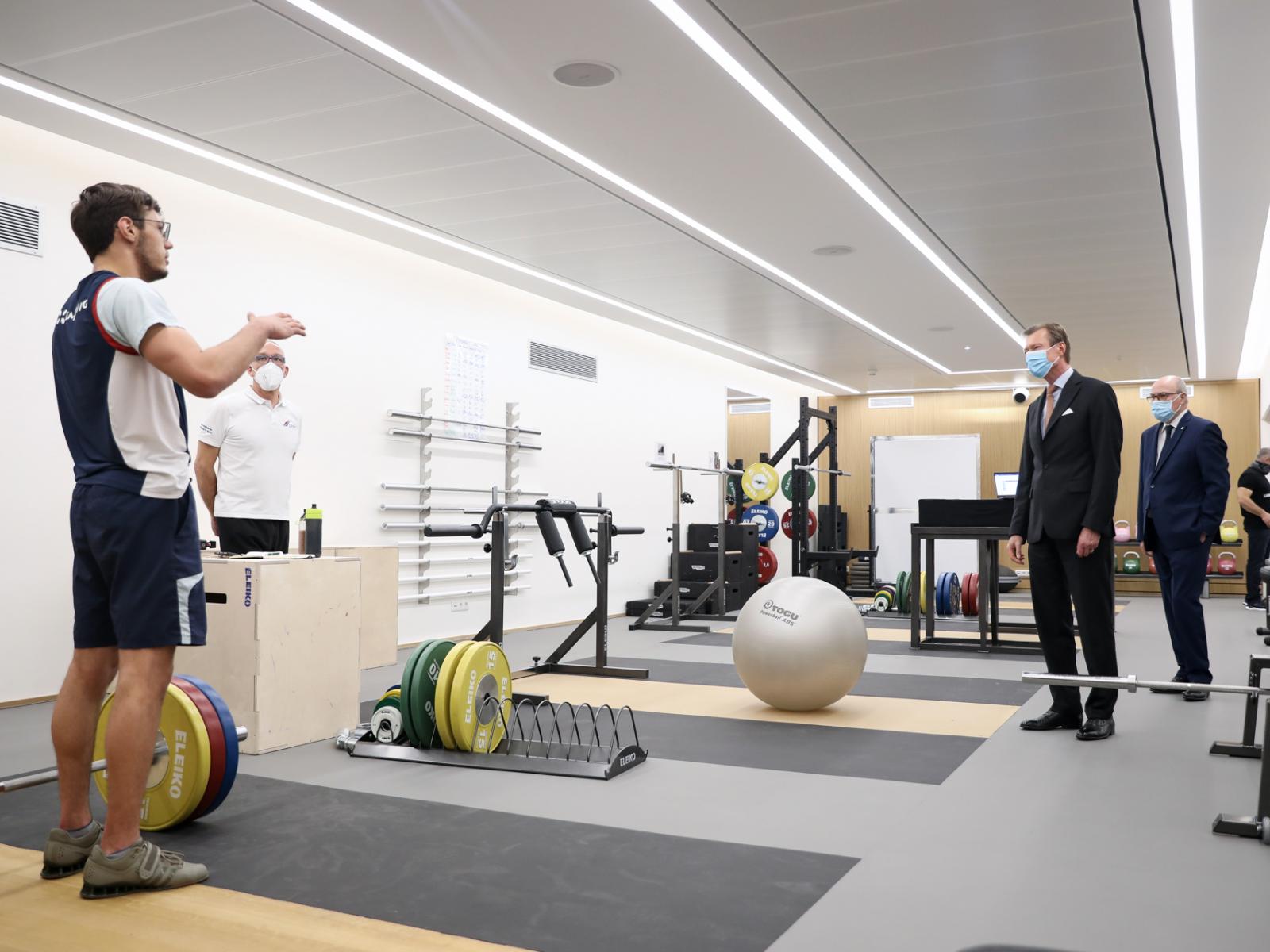 Le Grand-Duc assiste à l'entraînement des athlètes luxembourgeois au Centre National Culturel et Sportif d’Coque