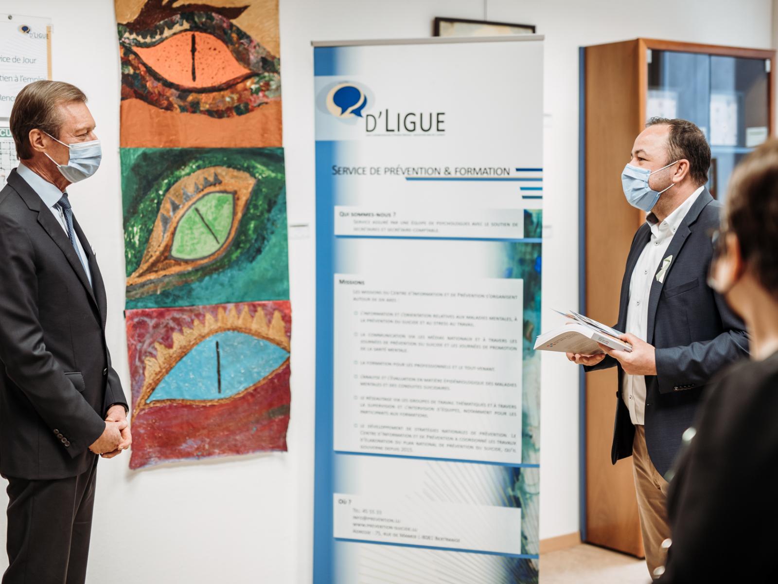 Le Grand-Duc en visite à la Ligue Luxembourgeoise d’Hygiène Mentale