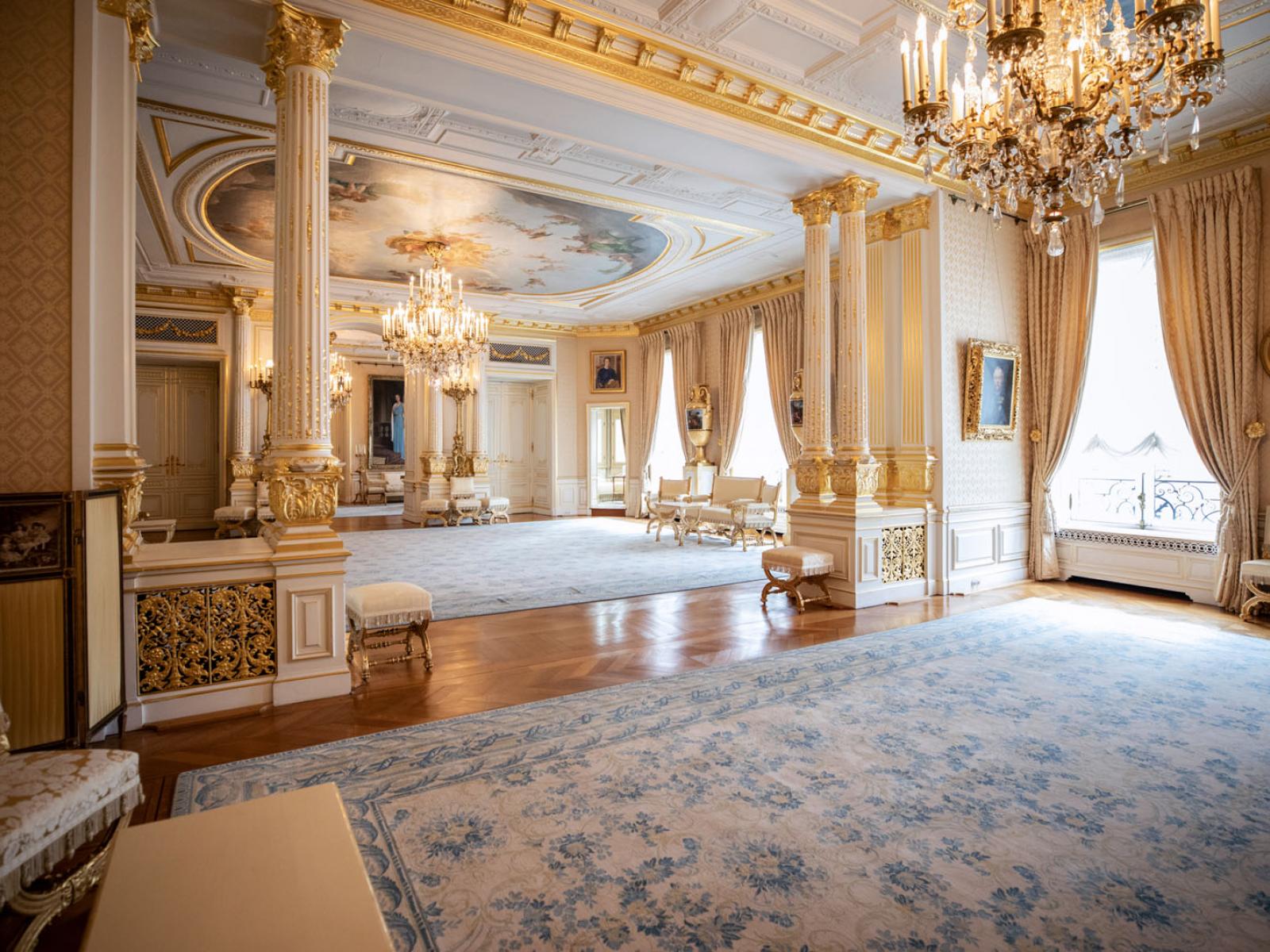 The salle des fêtes (ballroom) of the Palais grand-ducal