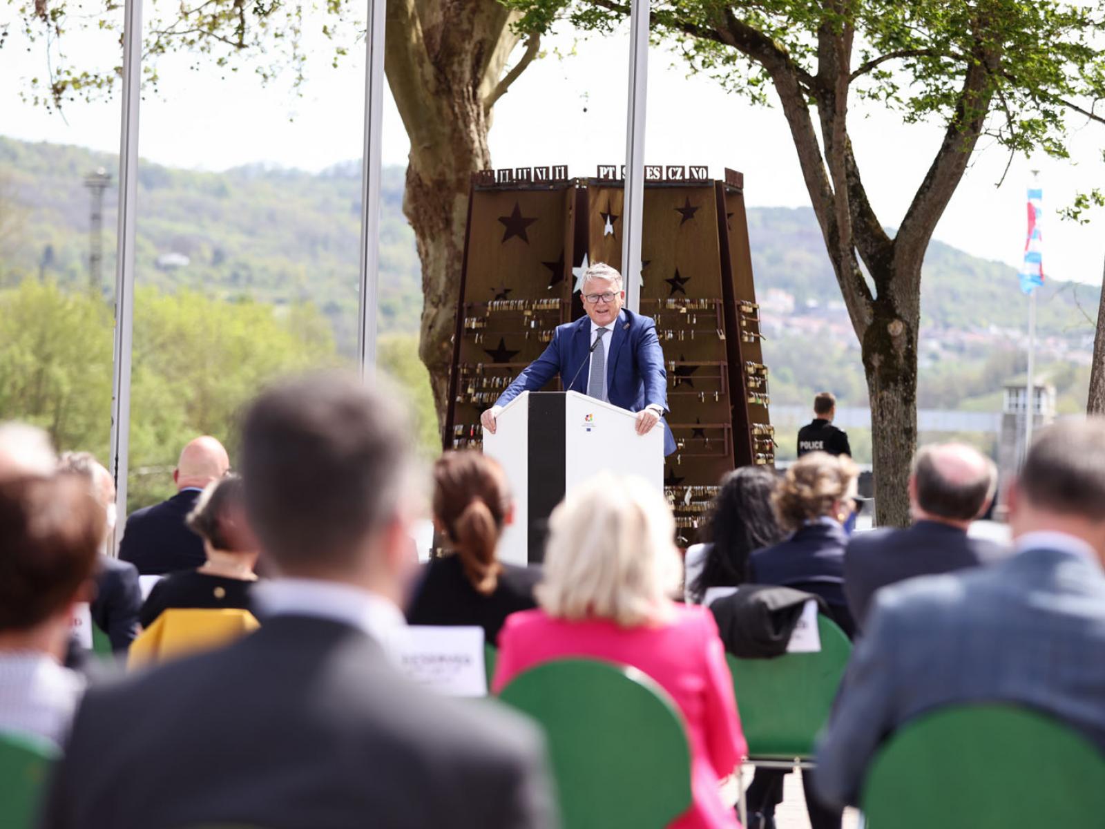 Le ministre Asselborn prononce un discours lors de la journée de l'Europe