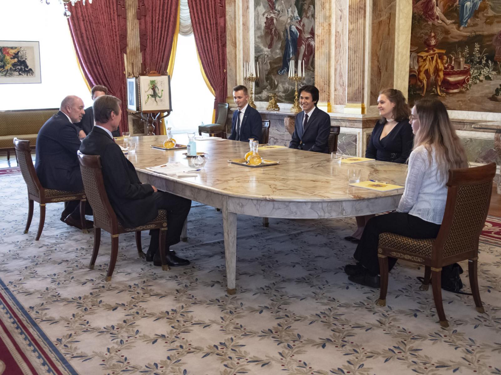 Le Grand-Duc participe à une table ronde avec des jeunes des mouvements "Move." et "Youth for Climate"