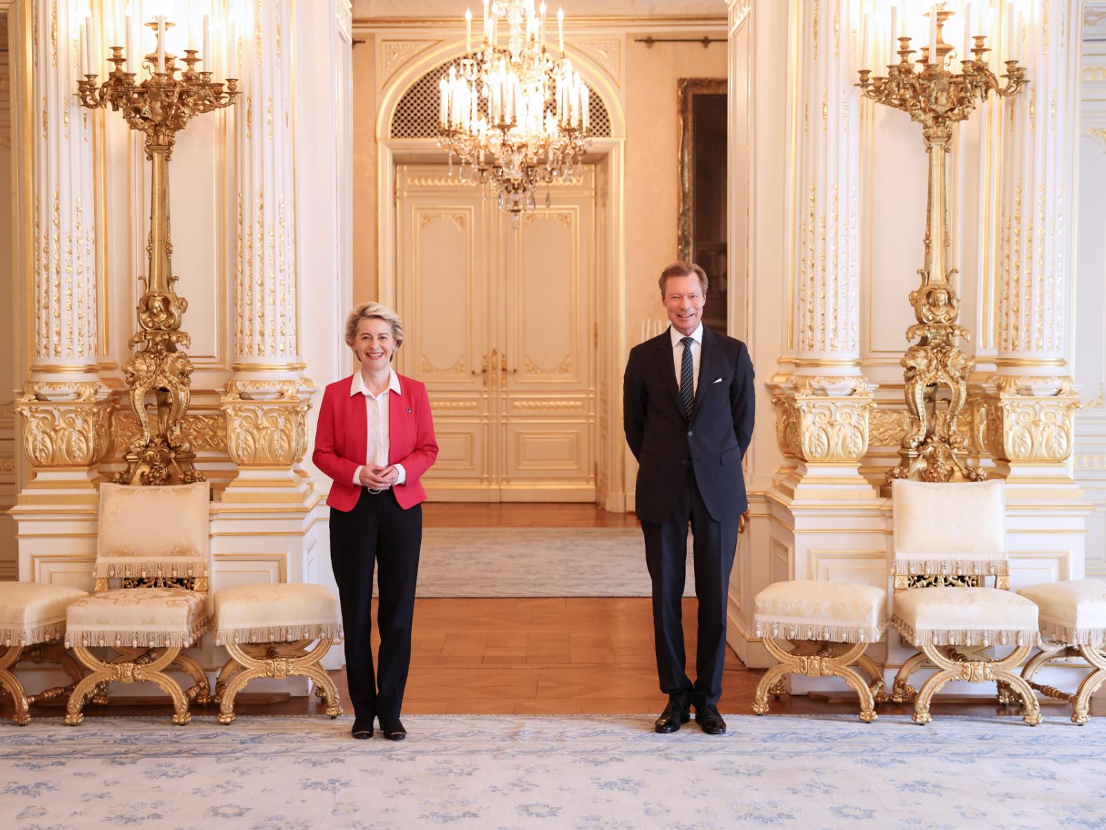 Le Grand-Duc et Madame von der Leyen pour la photo officielle dans la salle des fêtes