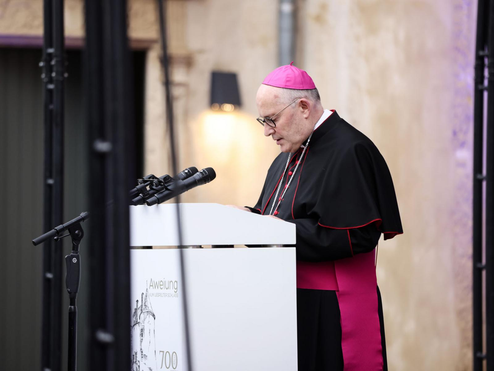 L’Evêque auxiliaire, M. Léon Wagener, prononce un discours