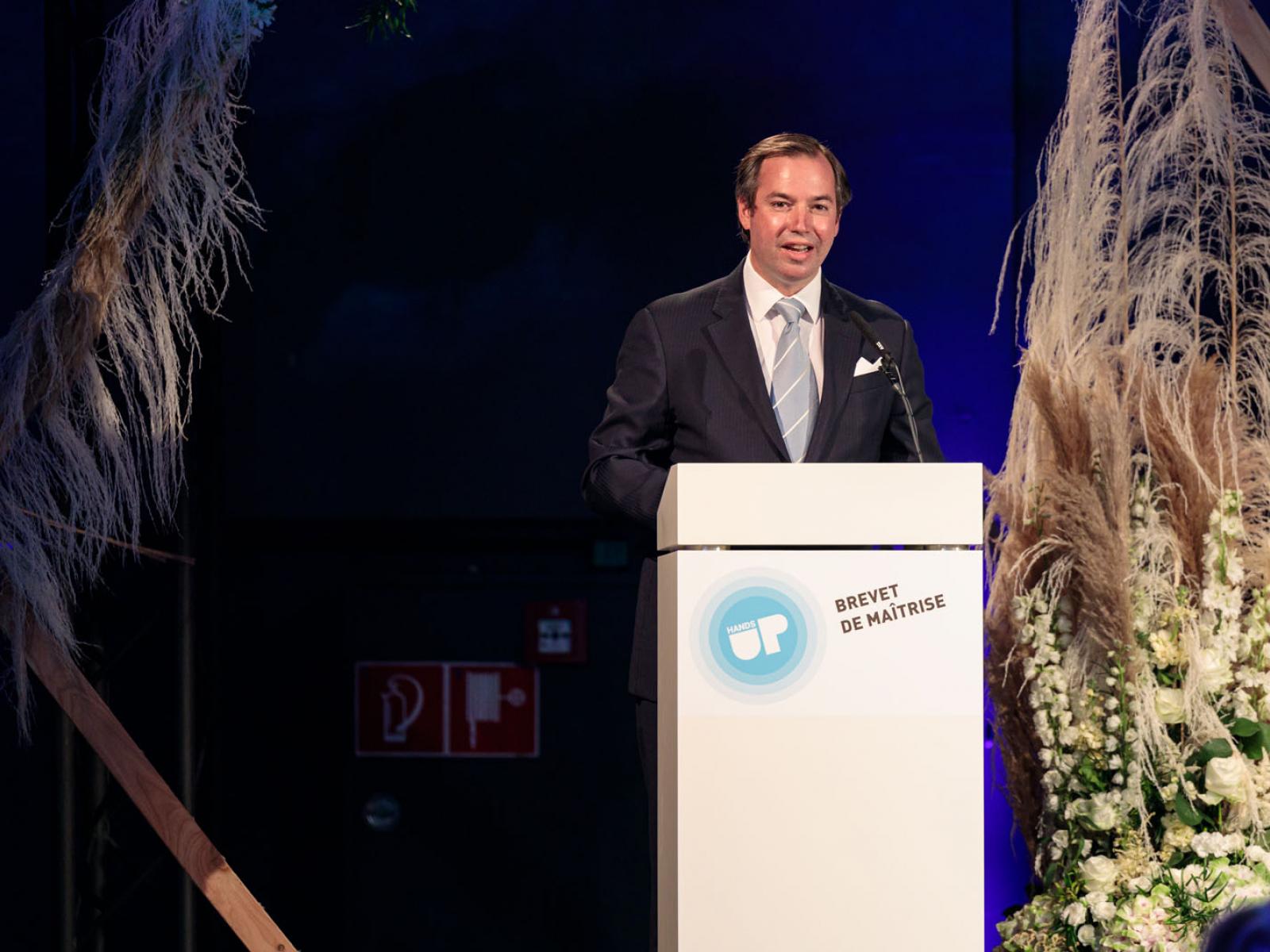 Le Prince Guillaume prononce un discours lors de la cérémonie de remise de diplômes