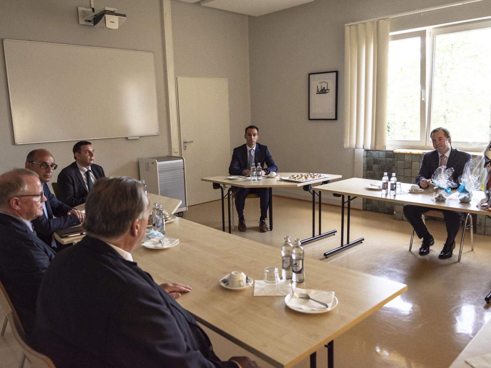 Le Prince Guillaume participe a une réunion avec la nouvelle direction de la Fondation