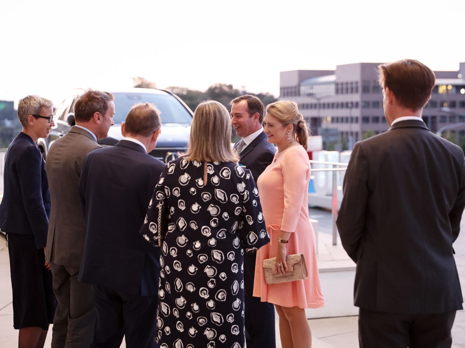 (De gauche à droite) Mme Sam Tanson, ministre de la Culture; M. Xavier Bettel, Premier ministre; M. Fernand Etgen, président de la Chambre des députés; Mme Lydie Polfer, bourgmestre de la Ville de Luxembourg; LL.AA.RR. le Prince héritier et la Princesse héritière