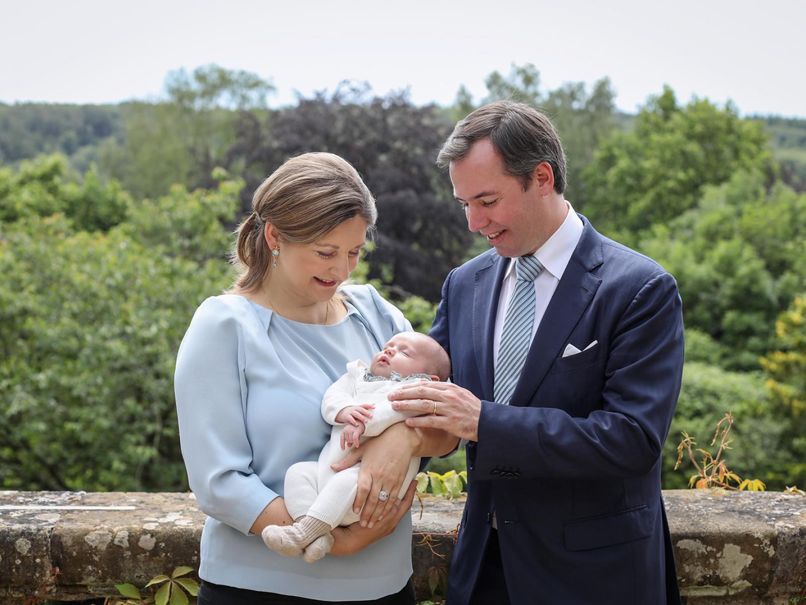 Das Prinzenpaar und Prinz Charles auf Schloss Fischbach