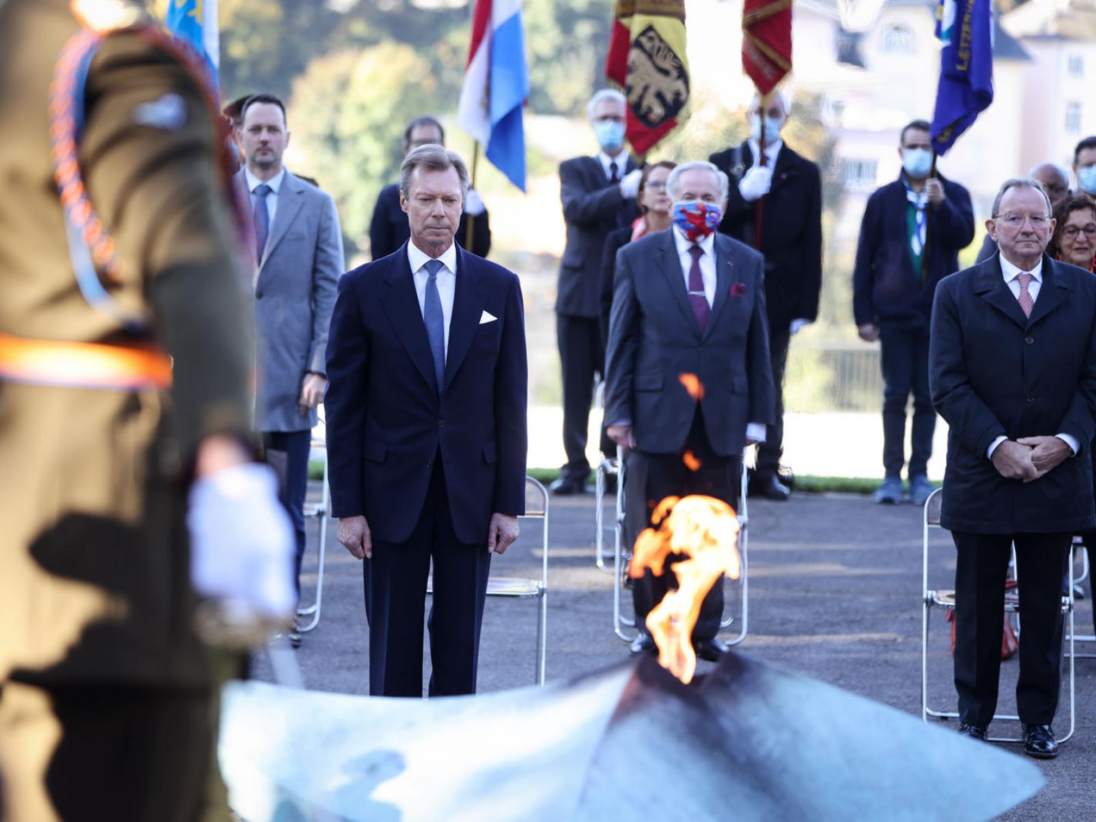 Le Grand-Duc et les invités durant l'hommage au peuple luxembourgeois