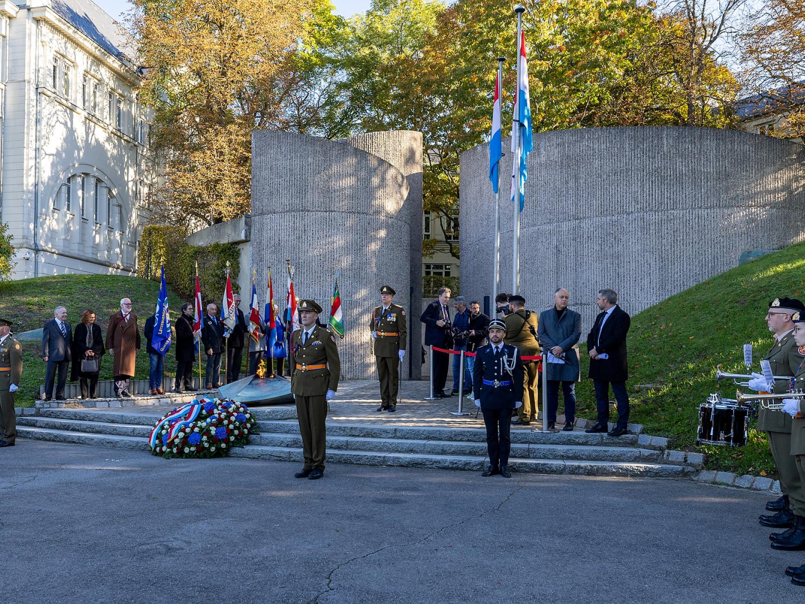 Lors de la cérémonie devant le Monument National de la Solidarité Luxembourgeoise