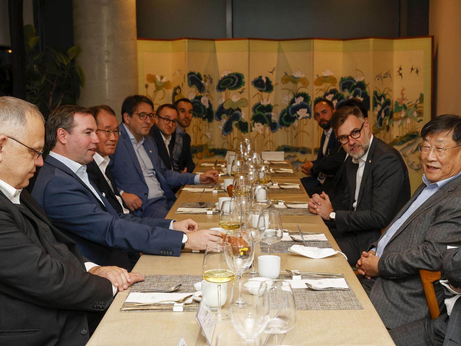 The Prince at a table for the official reception with Honorary Consul of Luxembourg in Seoul