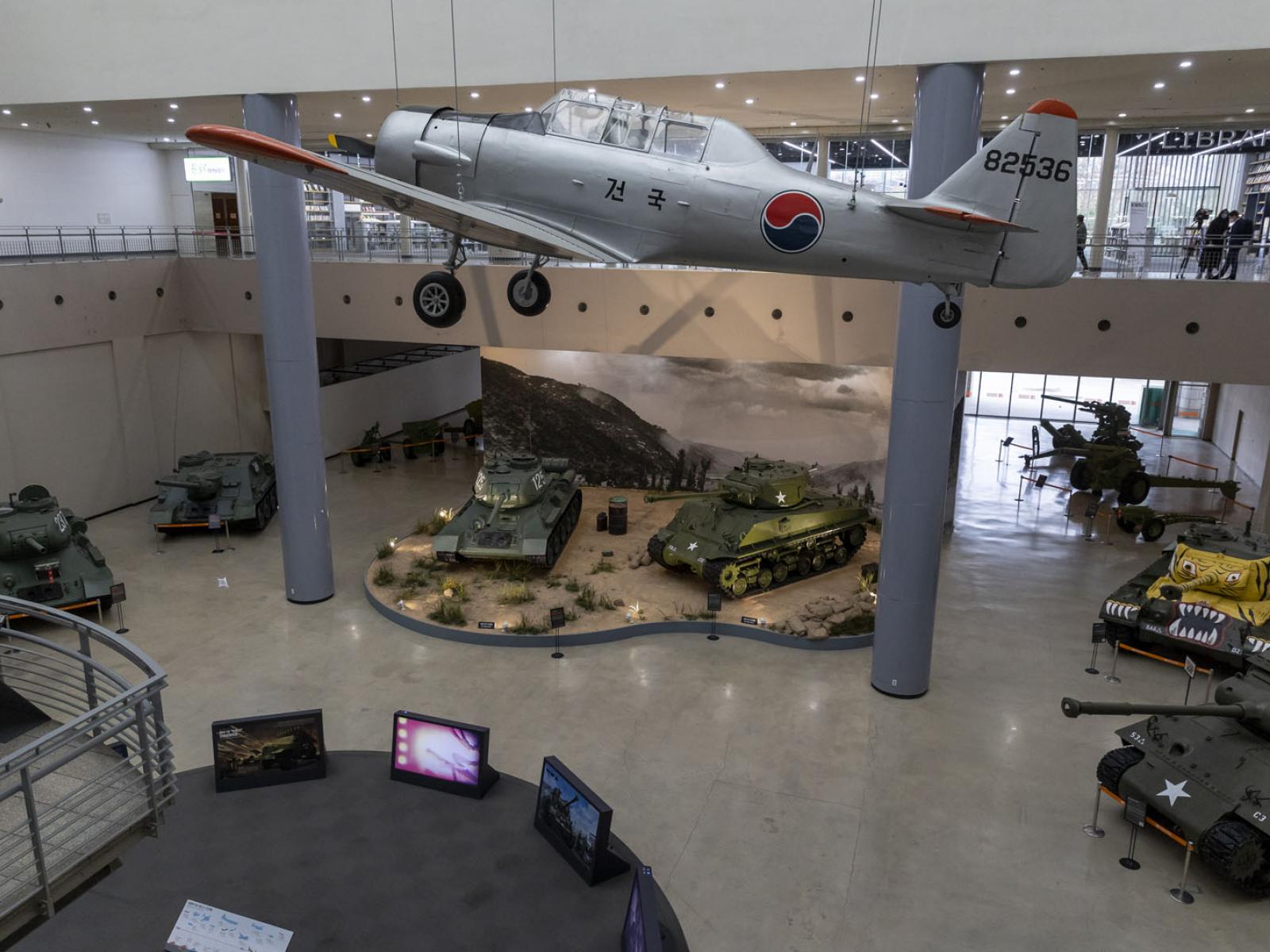 View on the planes and the tanks displayed in the museum