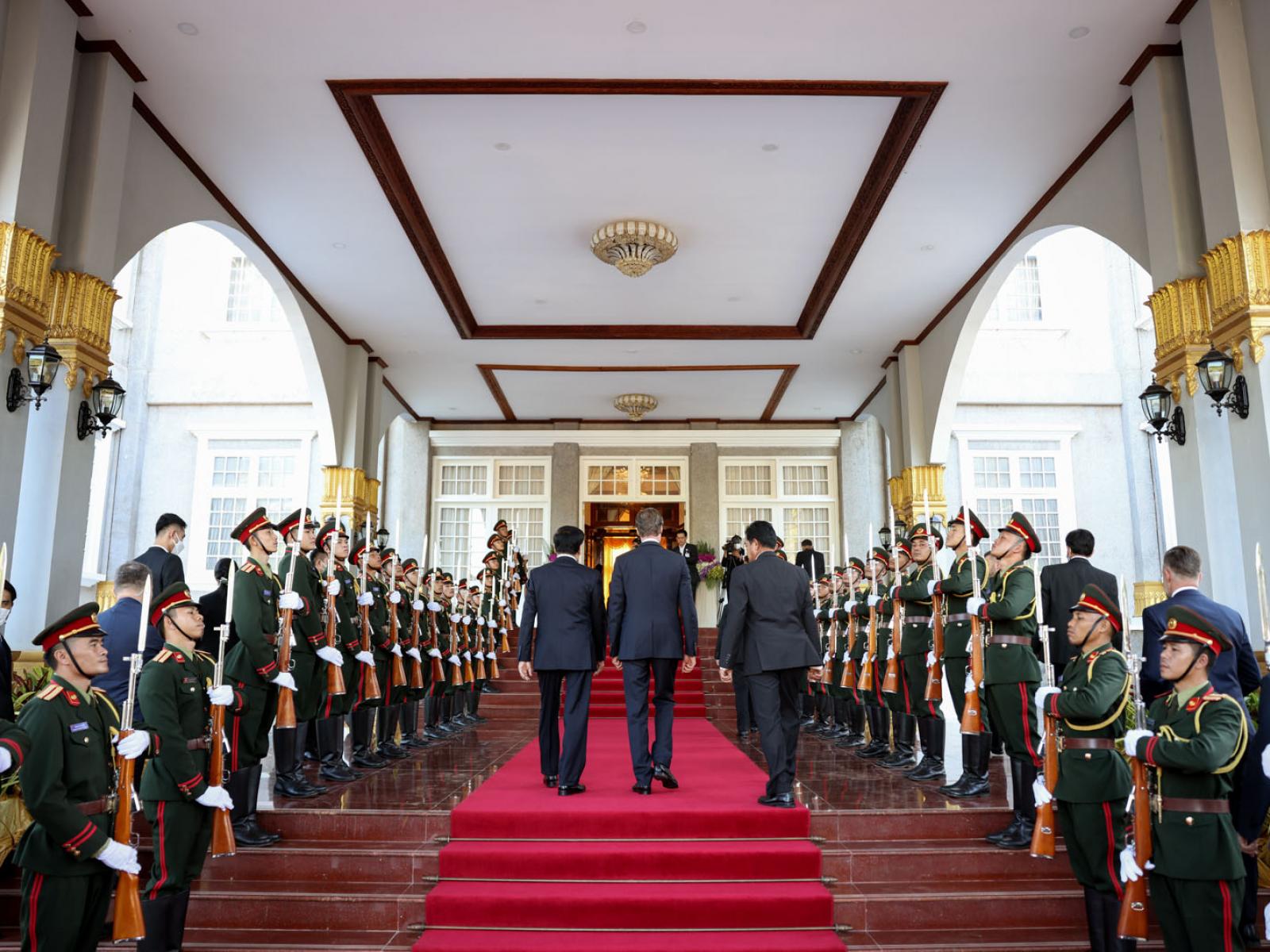 Le Grand-Duc est accompagné par le Ministre au Palais présidentiel