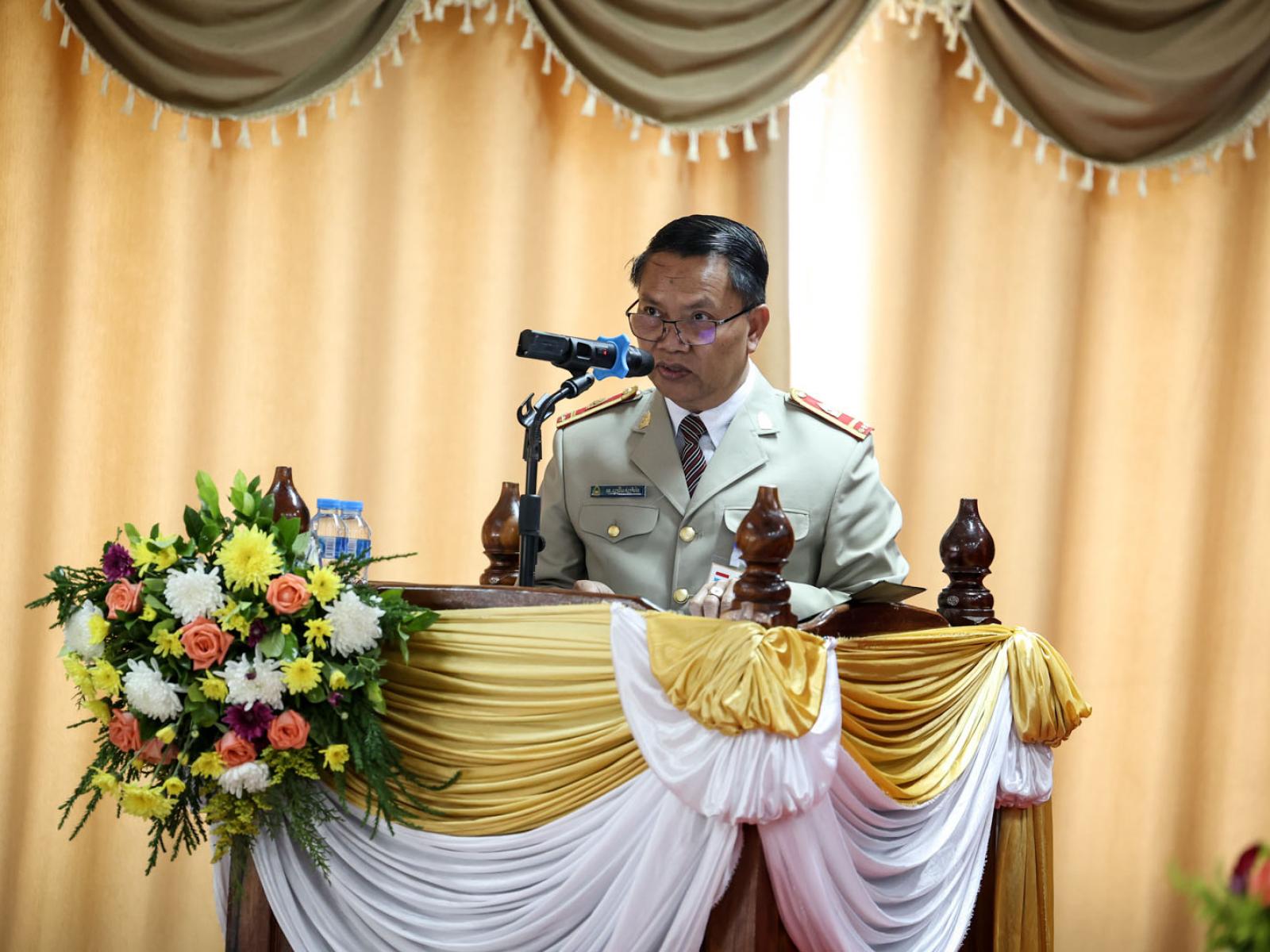 Le Prof. Viengvilay Thiengchanhxay prononce un discours
