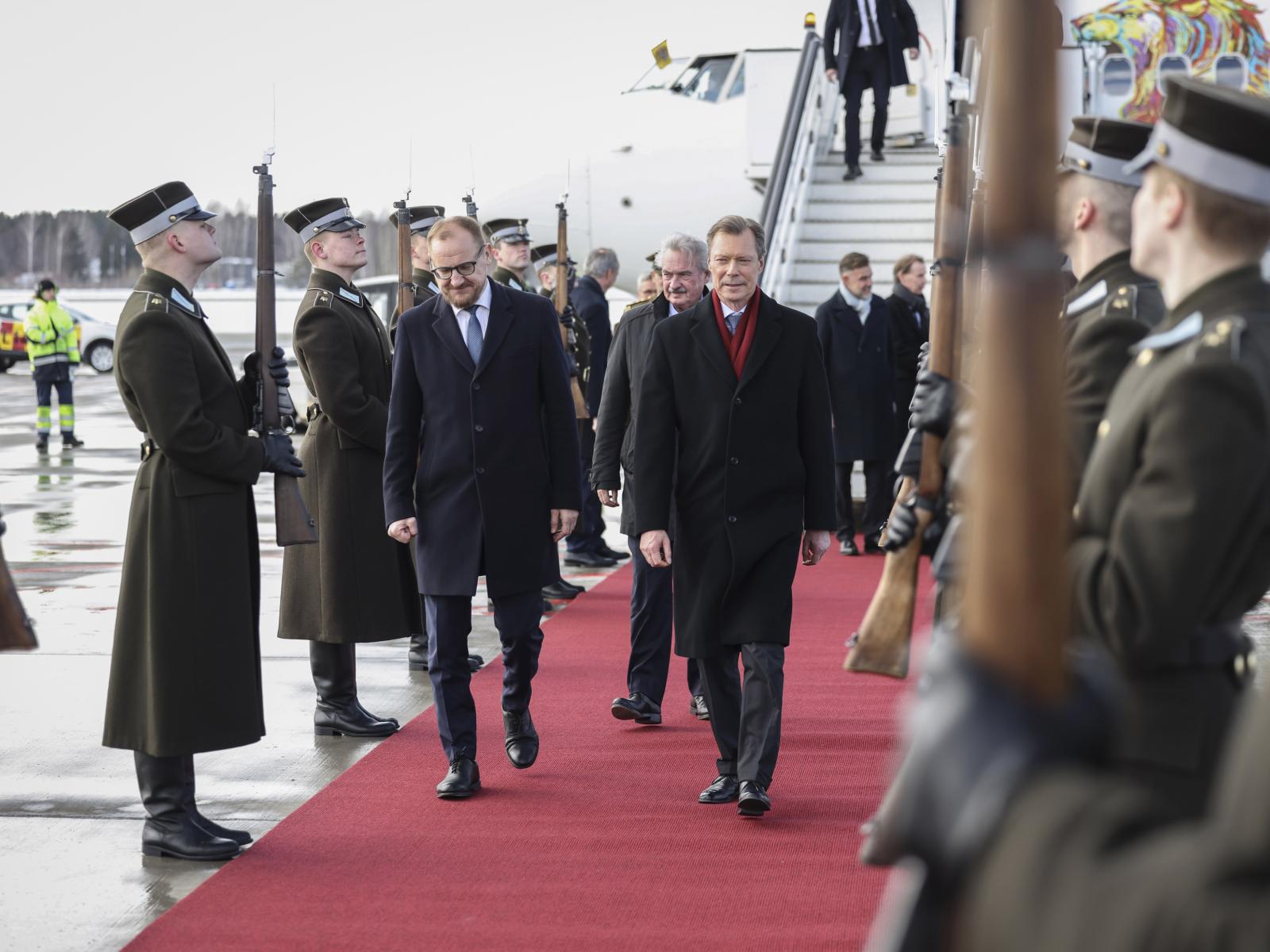 Le Grand-Duc lors de la cérémonie d'accueil à Riga