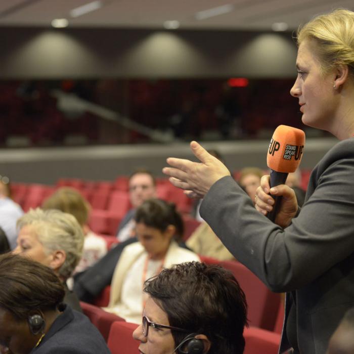 Gespréichsronn während dem Internationale Forum "Stand Speak Rise Up!"