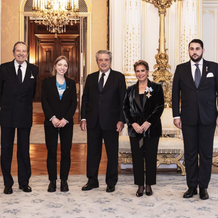 Photo souvenir dans la salle des fêtes