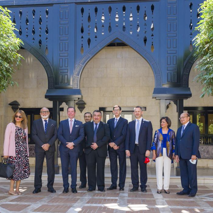 Photo de groupe dans l'Ismaili Centre