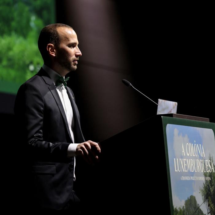 M. Bernard Michaux prononce un discours