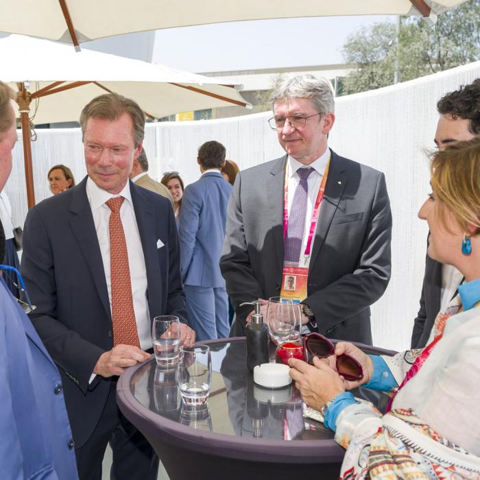 Le Grand-Duc en pleine discussion