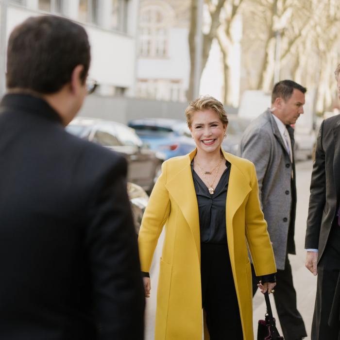 Le Couple grand-ducal arrive à l'église pour visiter l'exposition