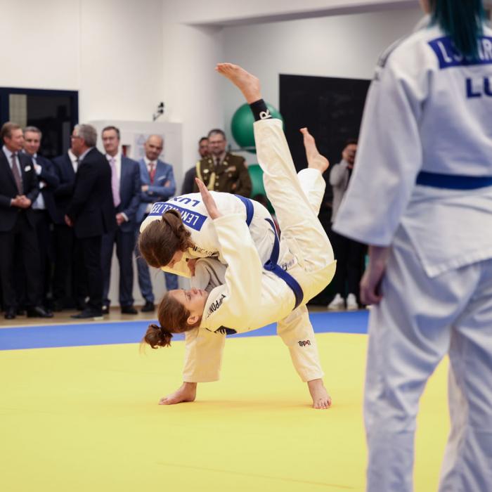 2 judokas sont en train de se combattre