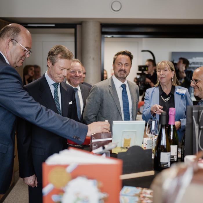 Les invités VIP lors de la visite du nouveau bâtiment de la CMCM