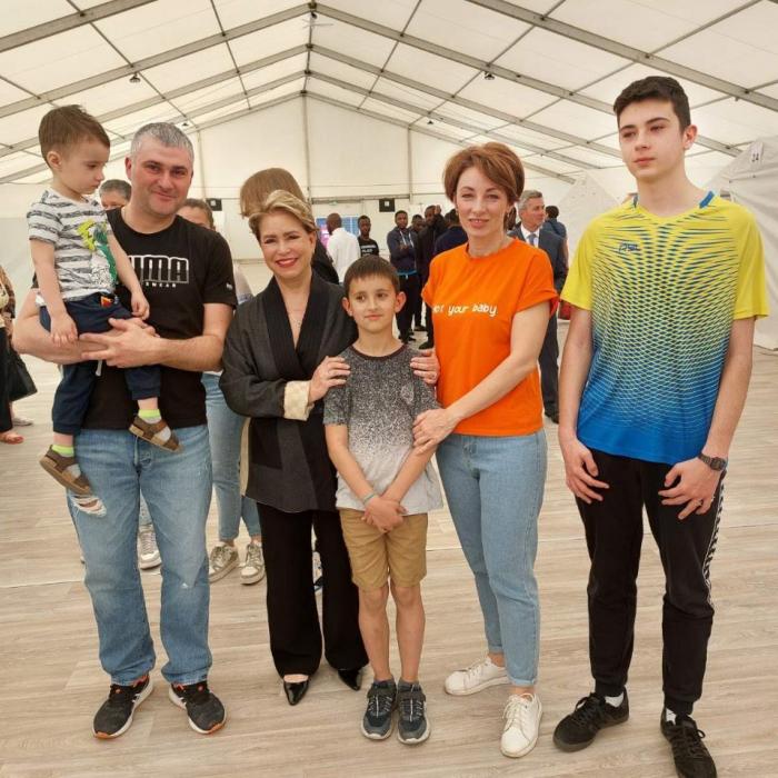 Une famille de réfugiés ukrainiens