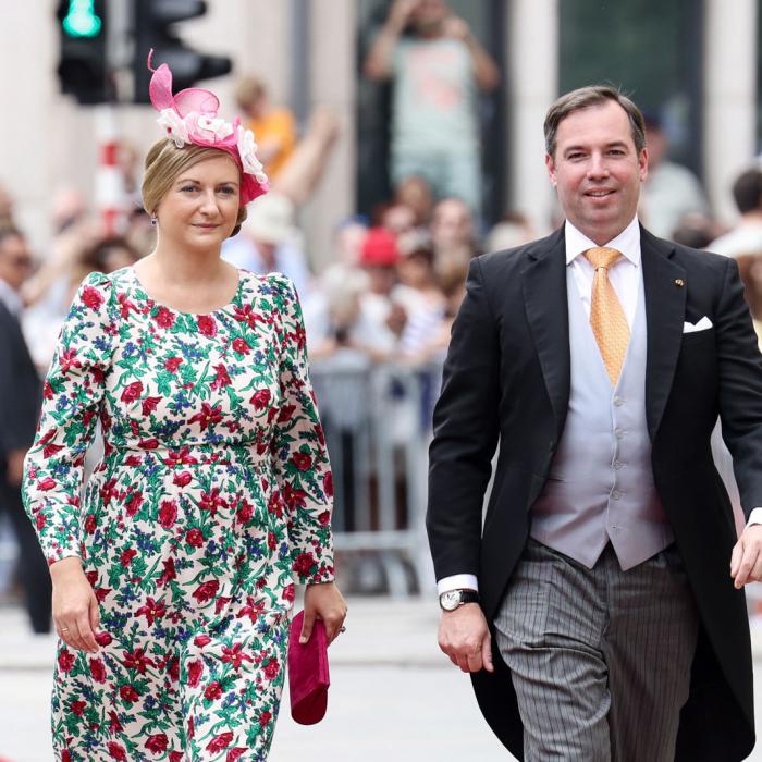 Le Couple héritier arrive à la Cathédrale Notre-Dame