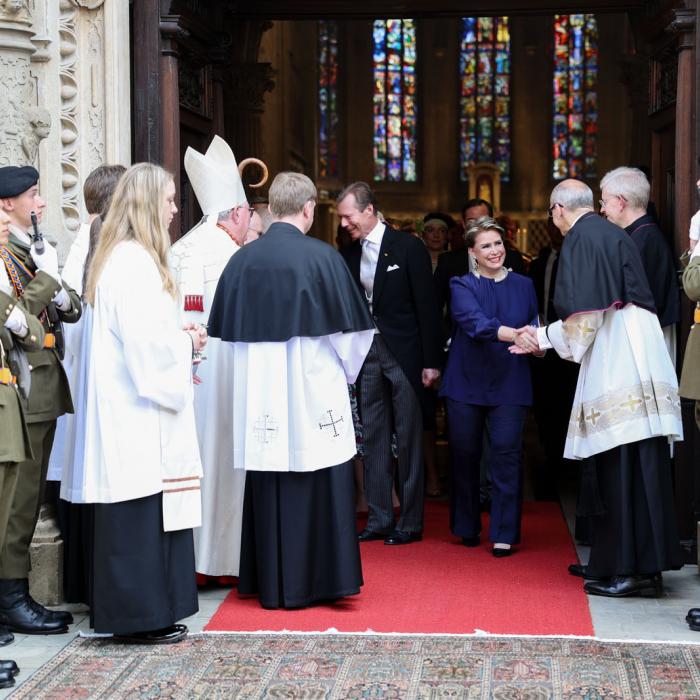 Le Couple grand-ducal à la sortie de la Cathédrale Notre-Dame