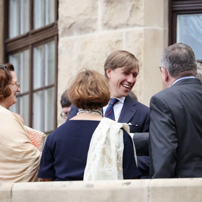 Le Prince Louis échange avec des invités