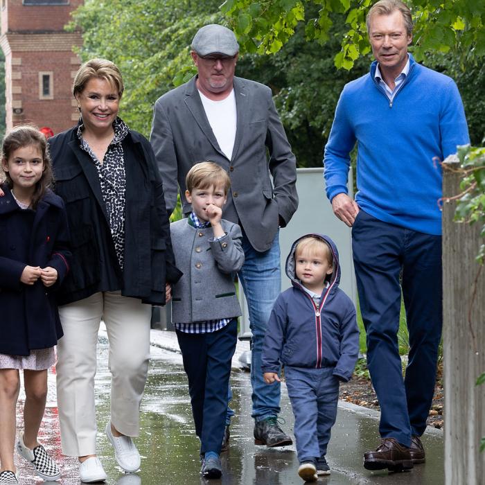 Le Couple grand-ducal et leurs petits enfants arrivent au Parc Merveilleux