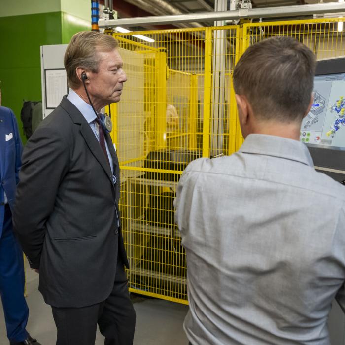 Le Grand-Duc reçoit des explications sur la production chez Rotarex