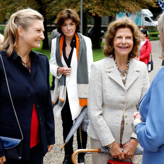 La Princesse Stéphanie et la Reine de Suède accueillies par Mme Polfer