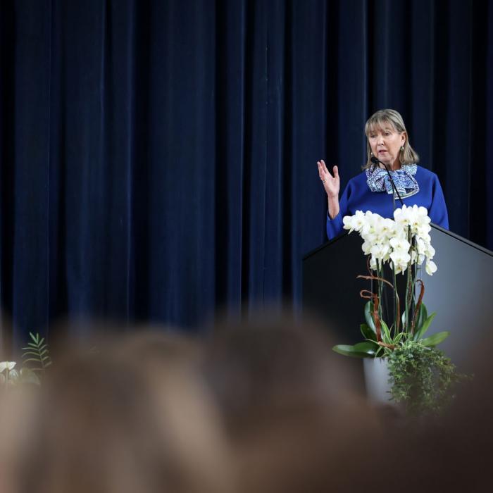 La bourgmestre Polfer prononce un discours