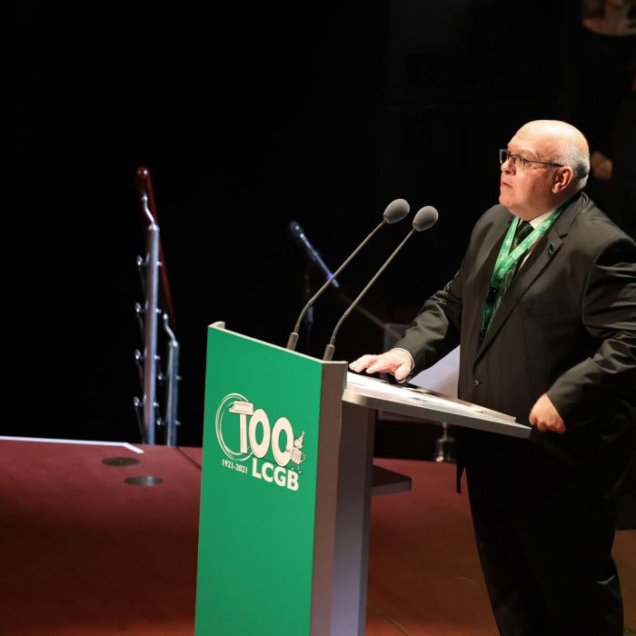 Patrick Dury prononce son discours