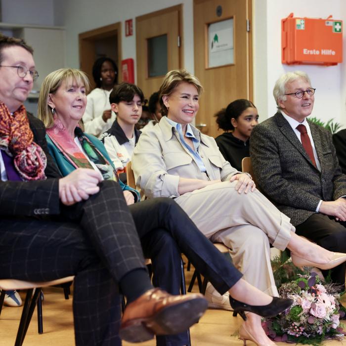 La Grande-Duchesse et les invités assistent à une cérémonie