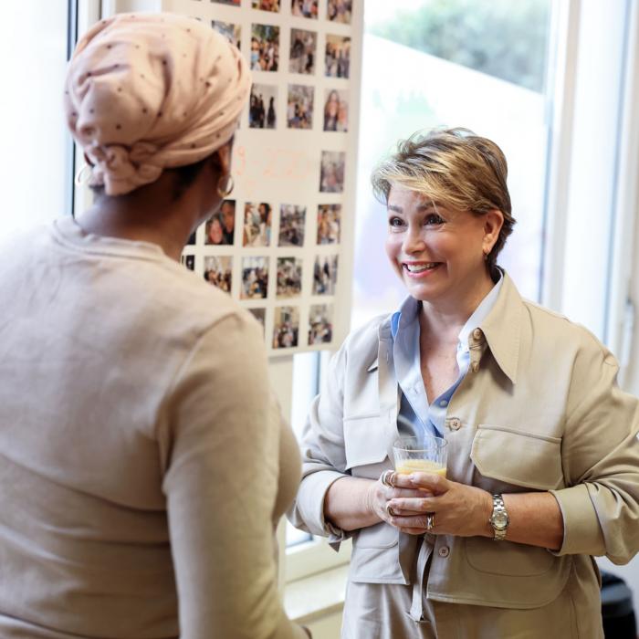 La Grande-Duchesse en pleine discussion