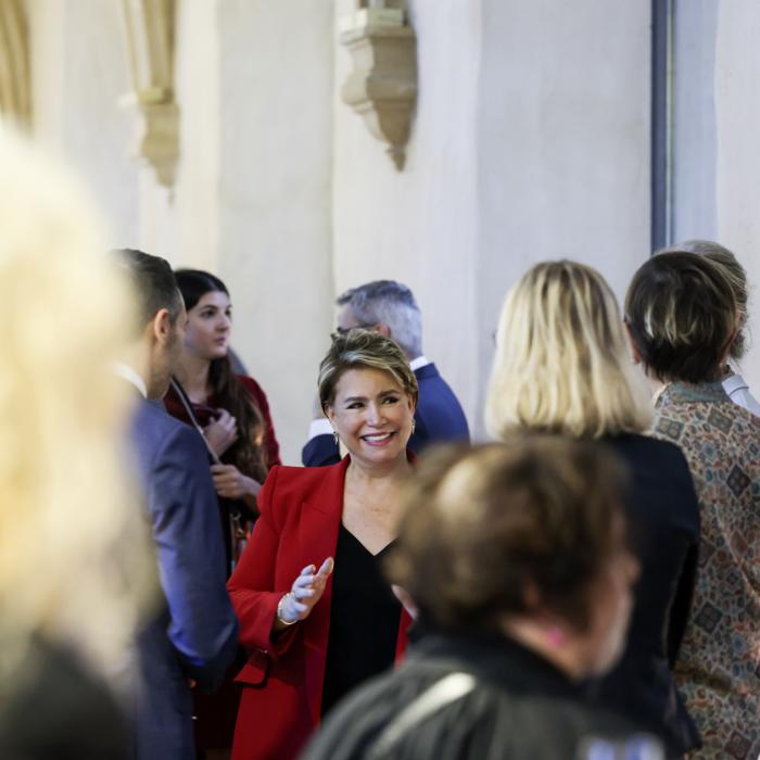 La Grande-Duchesse entourée des invités