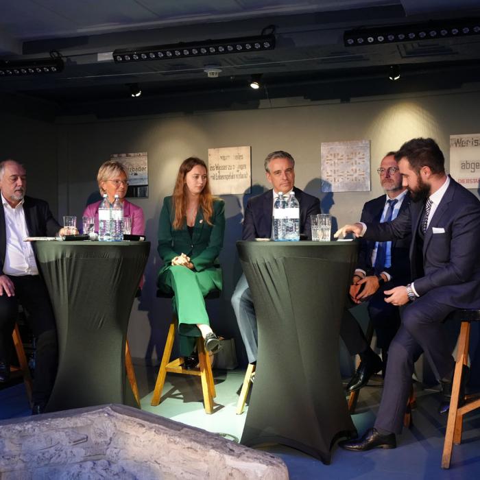 Les ministres participent à un cercle de conversation