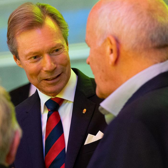 Portrait du Grand-Duc lors d'une table ronde