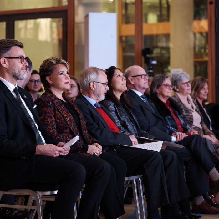 Les invités assistent à la cérémonie de remise de prix de la microfinance