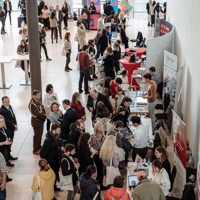 Vue d'ensemble sur les stands