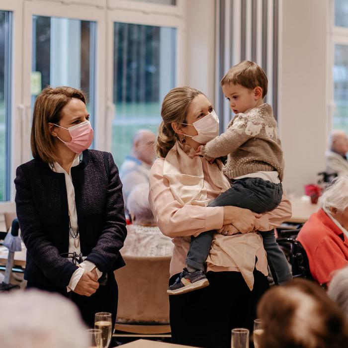 La Princesse Stéphanie, le Prince Charles avec la Ministre Cahen