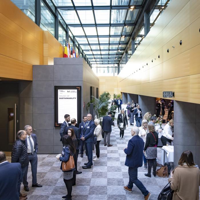 Vue d'un hall de la Chambre de Commerce