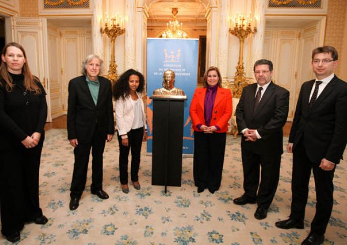 Remise d'un buste en bronze à la Fondation du Grand-Duc et de la Grande-Duchesse