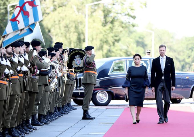Le Grand-Duc et la Grande-Duchesse arrivent à la Philharmonie Luxembourg