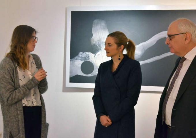 La Princesse héritière a visité l’exposition « Peinture »