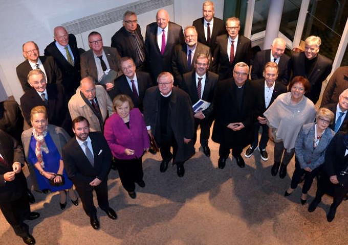 Photo de groupe - Réunion annuelle de la Fondation Europäische Stiftung Kaiserdom zu Speyer